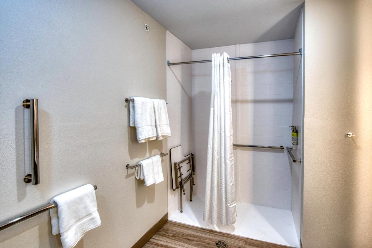 Holiday Inn Express & Suites - Omaha Downtown - Airport By Ihg المظهر الخارجي الصورة