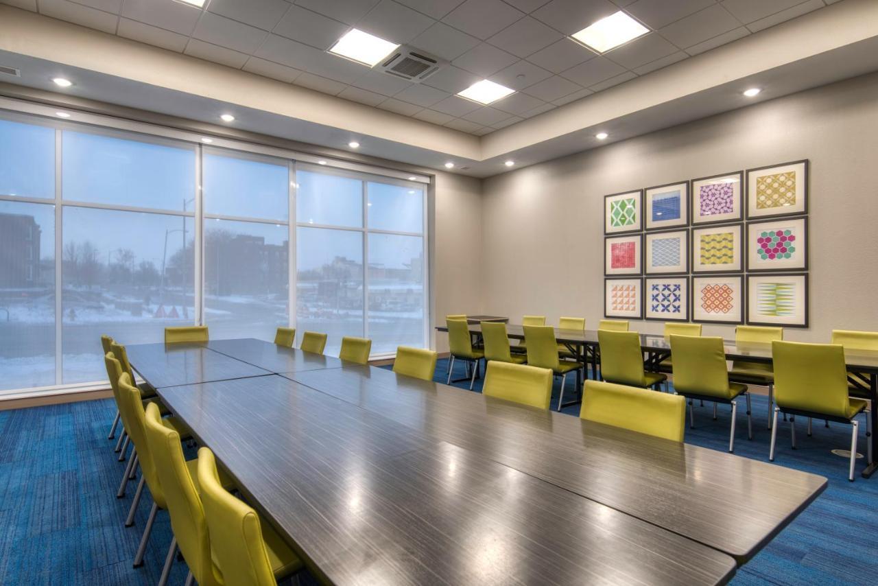 Holiday Inn Express & Suites - Omaha Downtown - Airport By Ihg المظهر الخارجي الصورة