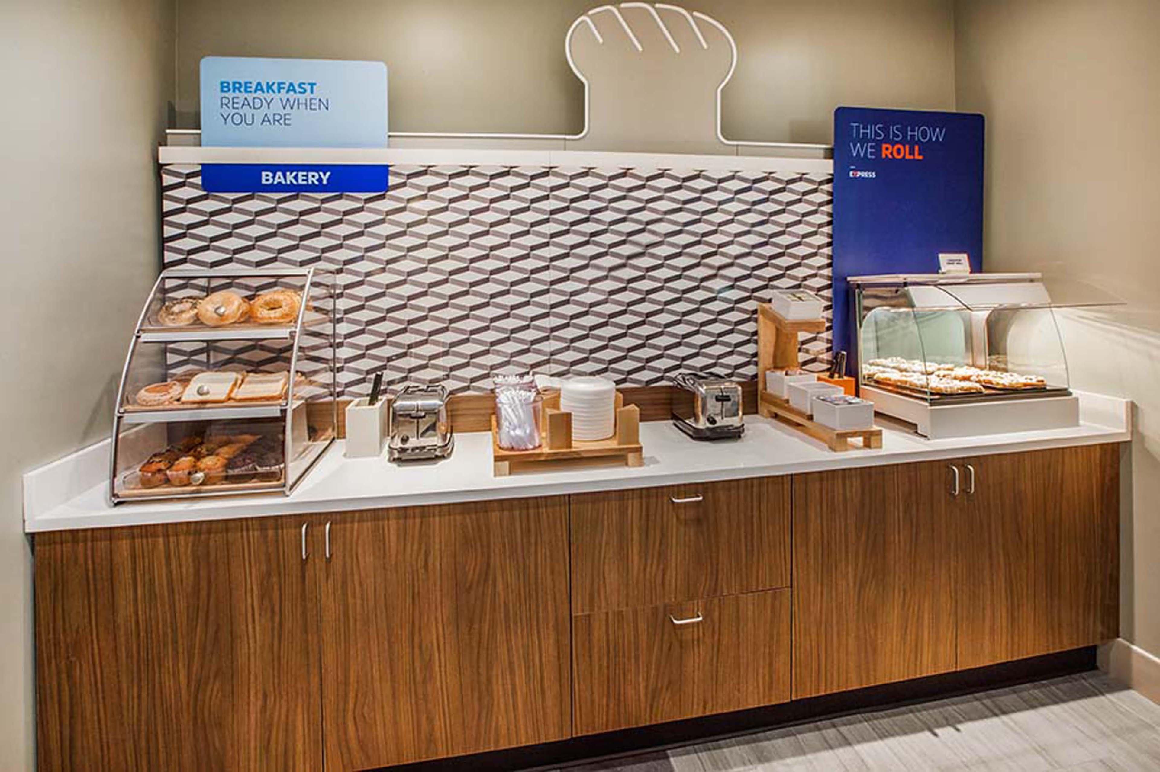Holiday Inn Express & Suites - Omaha Downtown - Airport By Ihg المظهر الخارجي الصورة