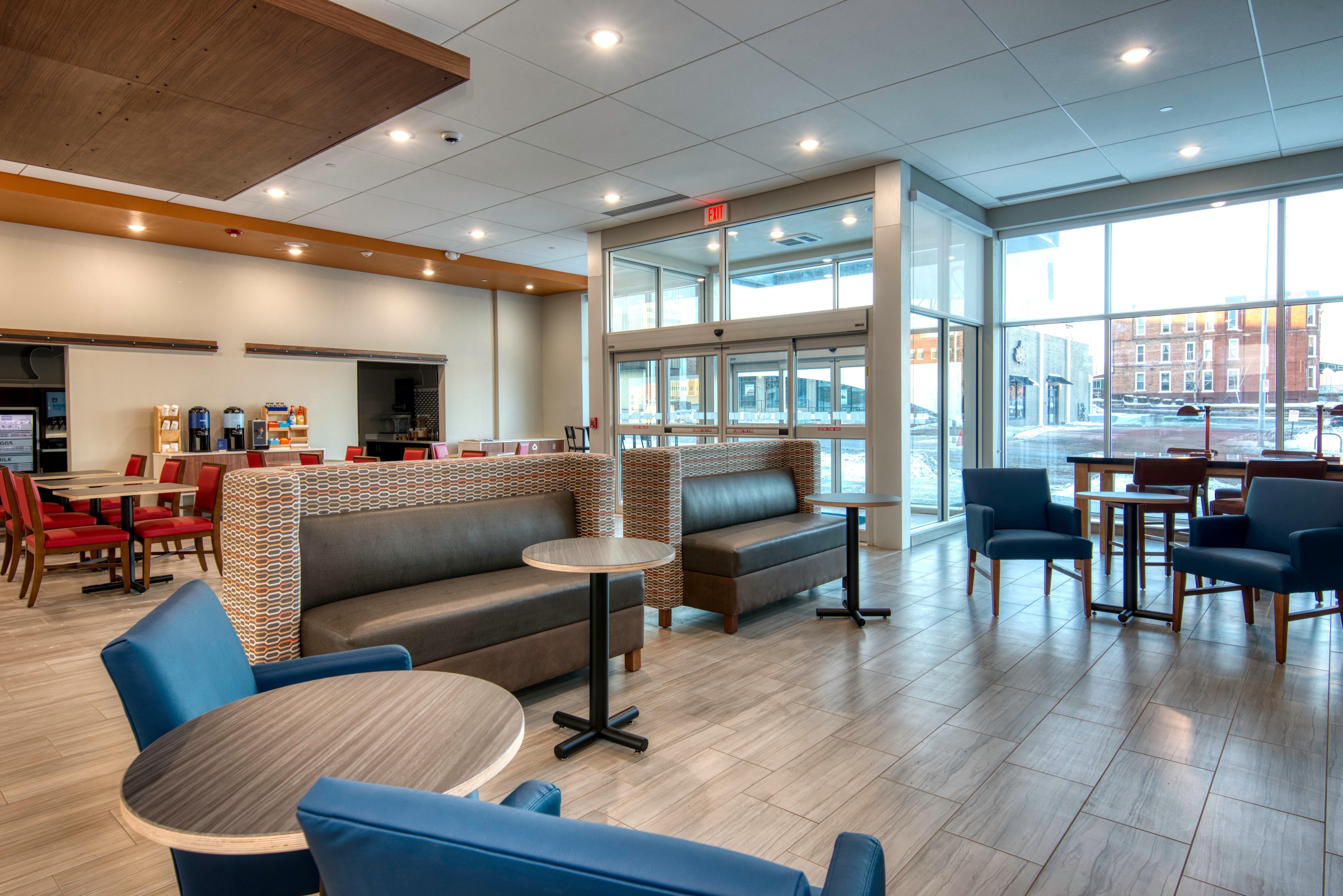 Holiday Inn Express & Suites - Omaha Downtown - Airport By Ihg المظهر الخارجي الصورة